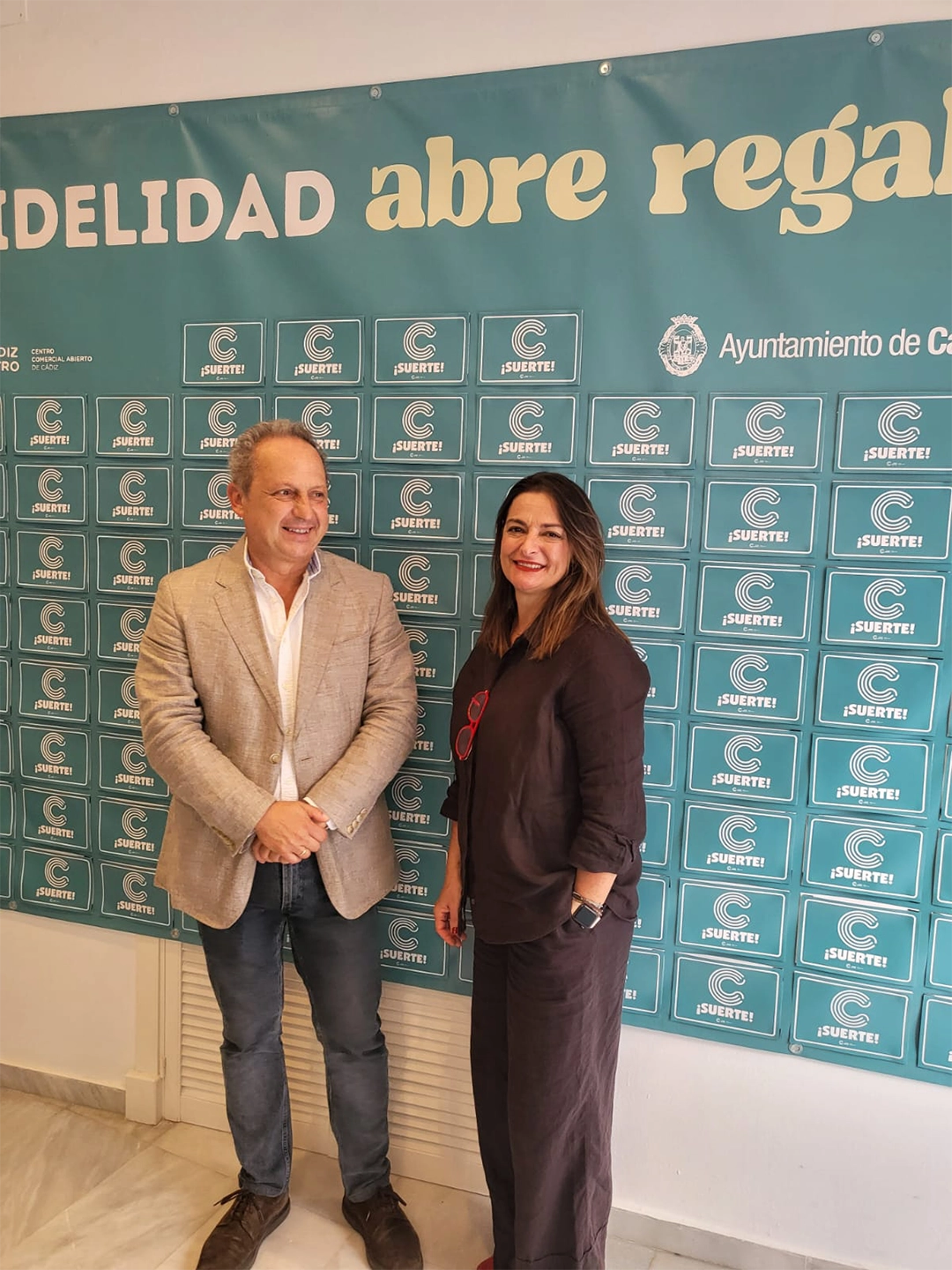 Imagen de la junta de CCCA presentando las campañas de otoño